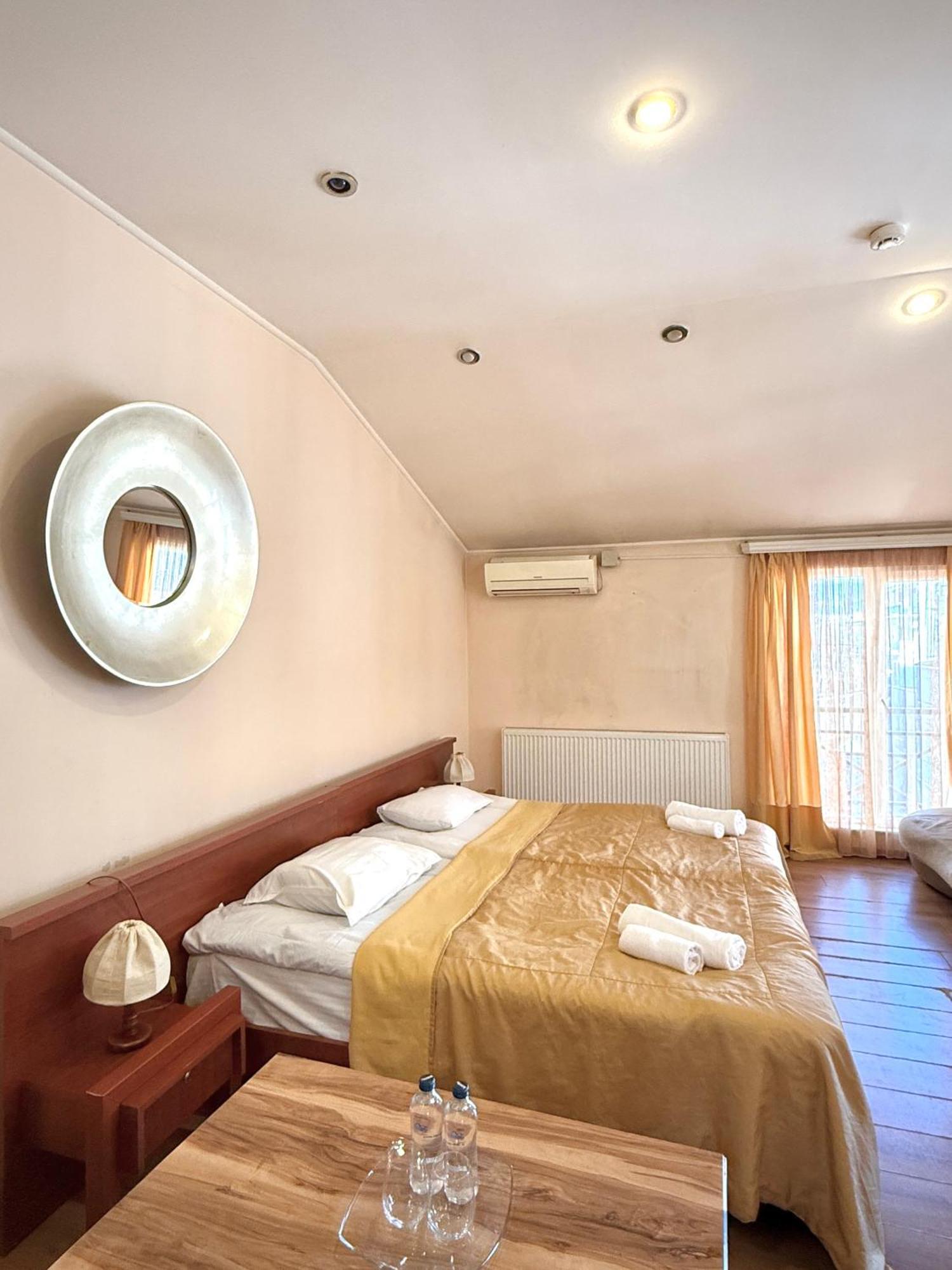 Hotel Vake Tbilisi ภายนอก รูปภาพ