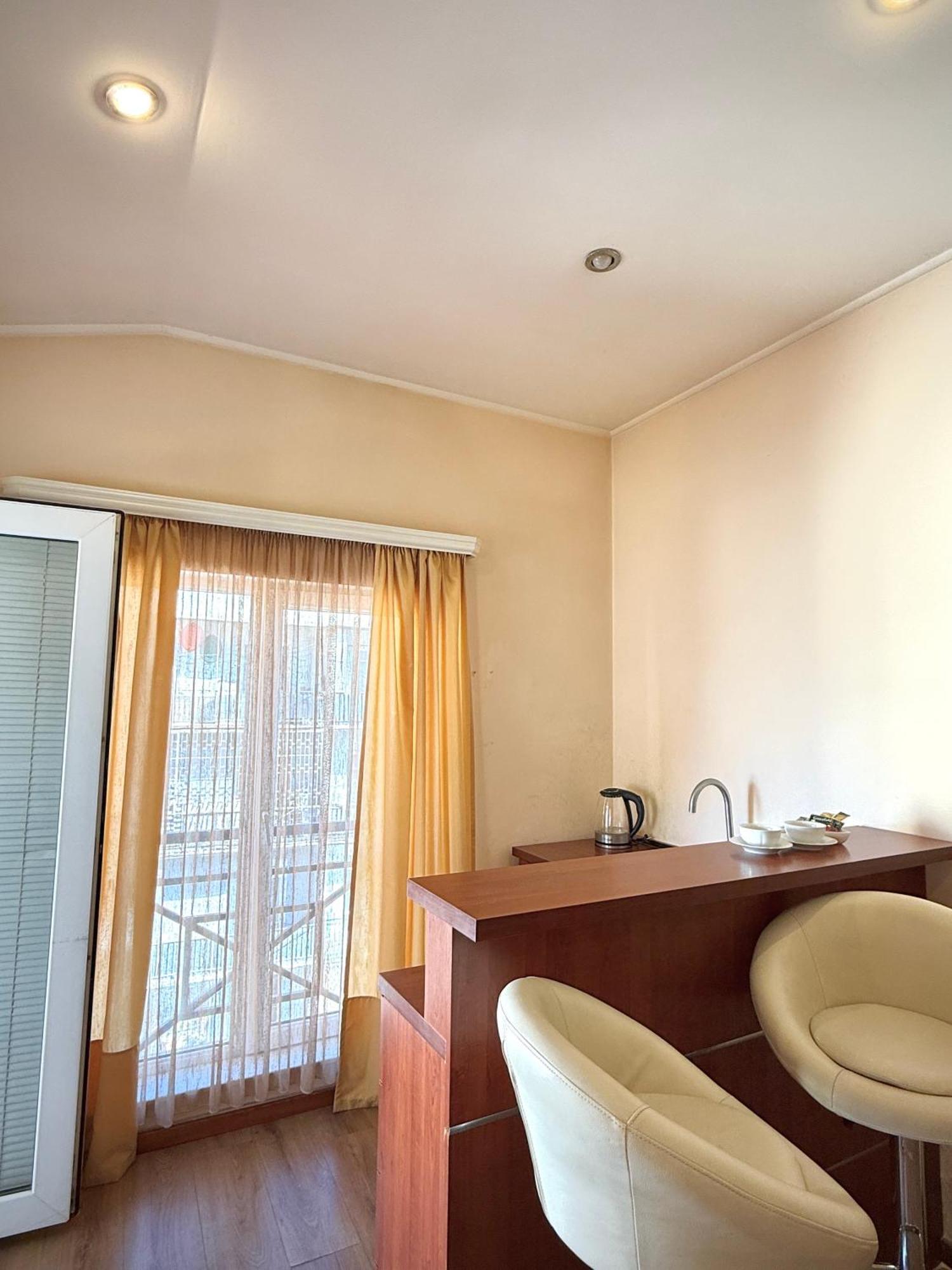 Hotel Vake Tbilisi ภายนอก รูปภาพ