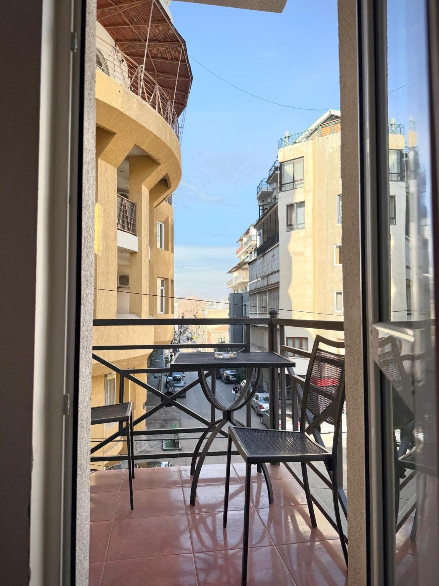 Hotel Vake Tbilisi ภายนอก รูปภาพ