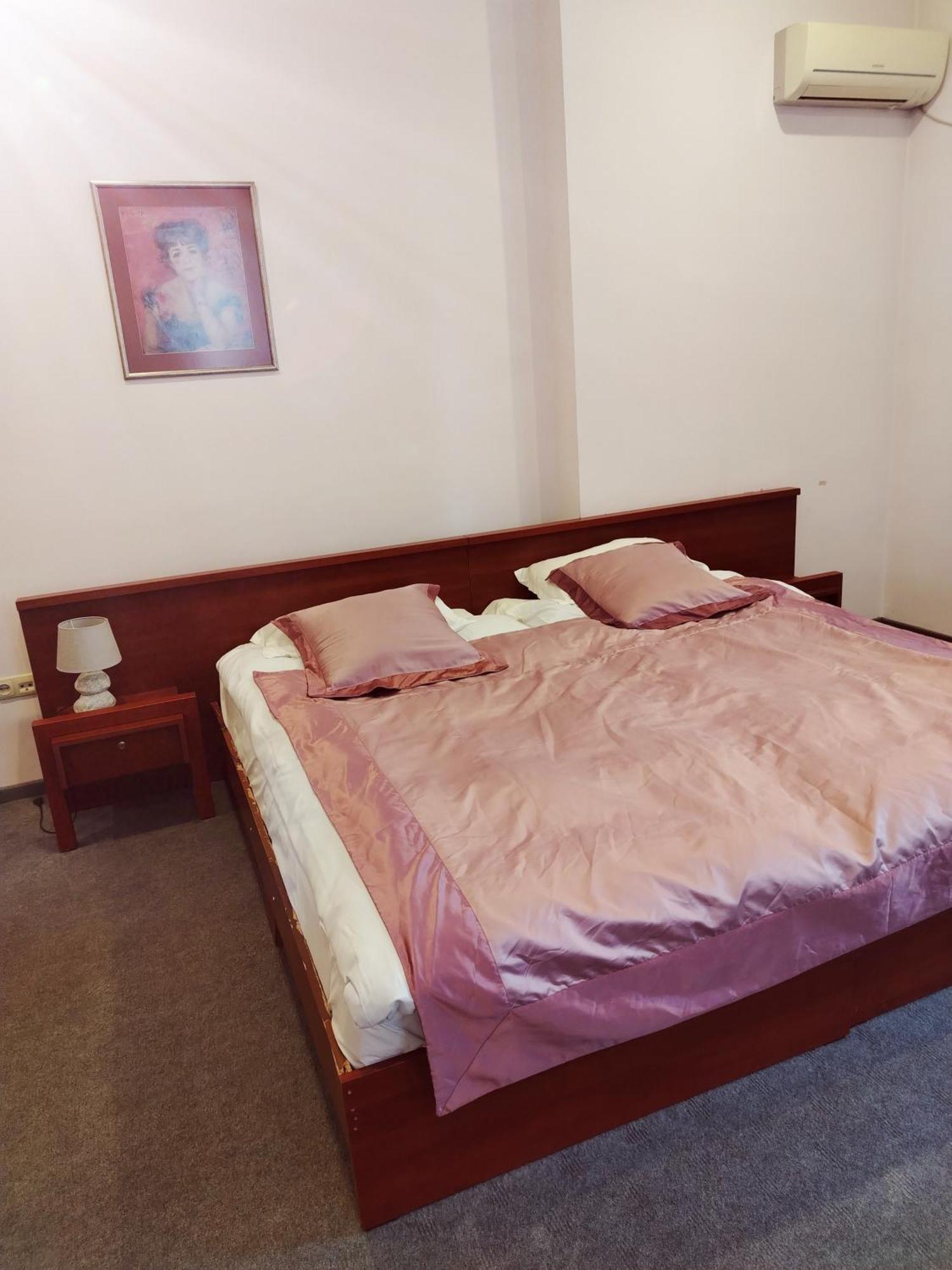 Hotel Vake Tbilisi ภายนอก รูปภาพ